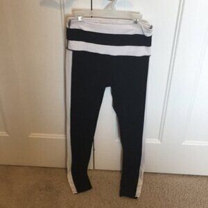 Body Glove Perdita Women’s size small black and white leggings NWOT